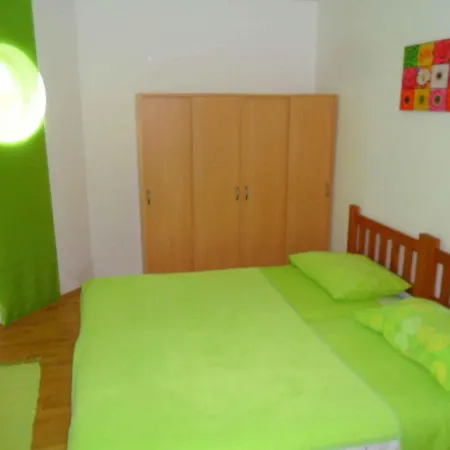 アパート In With One-bedroom 1 ペトルチャネ